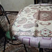 میز غذاخوری ویک عدد صندلی