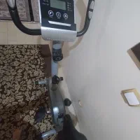 دوچرخه ثابت ورزشی