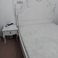 تخت دونفره سفید