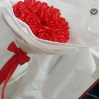 دوعدد رز قرمز|گل مصنوعی|گنبد کاووس, |دیوار