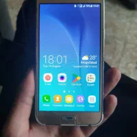 سامسونگ Galaxy J5 با حافظهٔ ۸ گیگابایت