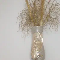 گلدون طلایی با گل