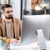 استخدام گرافیست و تدوینگر آقا