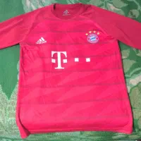 لباس ورزشی بایرن مونیخ