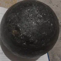 سنگ مغناطیس با جذب اهنربا در دوسر سنگ