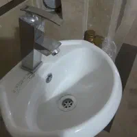 روشویی همراه با شیر اهرمی در حد نو