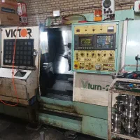 کارگر کارگاه خدمات تراش و فرز سی ان سیcnc