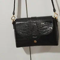 کیف زنانه چرم طبیعی طرح ورنی