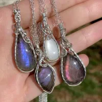 زیورآلات سنگی اصل، اکسسوری‌، گردنبند، دستبند