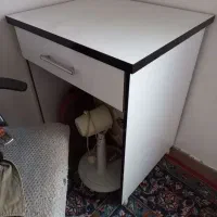 صندلی پشت میز کار و میز|صندلی و نیمکت|لاهیجان, کوی آزادگان|دیوار