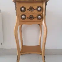زیر تلفن