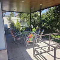 خانه‌باغ ۳۲۰ متر با تراس و حیاط دلباز