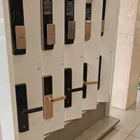 نصب قفل و دستگیره. هوشمندتعمیرات دستگیره هوشمند