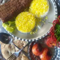 استخدام کارمند خانم ،غذا بیرون بر