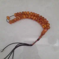 تسبیح کهربا پرچمی