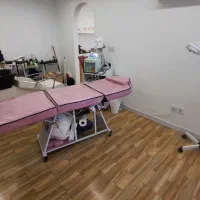 تخت فیشال|آرایشگاه و سالن‌های زیبایی|مشکین‌دشت, |دیوار