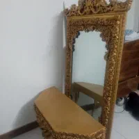 آینه و میز طلایی به فروش میرسد
