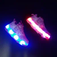 کتونی اسکیتی چراغدار|کفش و لباس بچه|تهران, فلسطین (میدان انقلاب)|دیوار