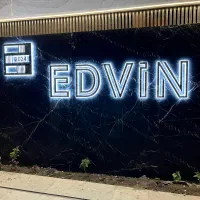 تابلوساز استیل طلایی