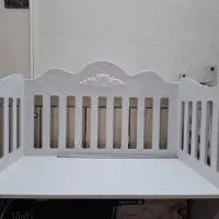 تخت نوزاد کنار تخت مادر|تخت و صندلی بچه|اصفهان, شهرستان|دیوار