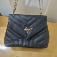 تعدادی کیف شیک