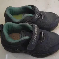 کفش و لباس بچه