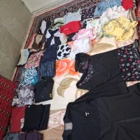 تعدادی لباس بفروش میرسد