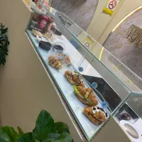 شوکیک، ویترین شیشه ای