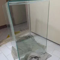 آکواریوم شیشه ای کاملا سالم
