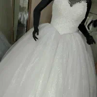 لباس ها تمیز و نو هستند.