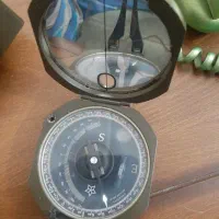 قطب نما اصل امریکایی