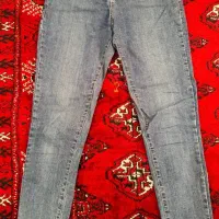 شلوار و گیتار