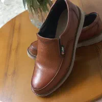 کفش مردانه سایز ۴۱ رنگ عسلی .