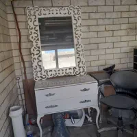 میز ناخن و اینه کنسول