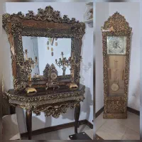 آینه کنسول و ساعت ایستاده