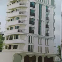 استخدام همکار خانم در کار ملک