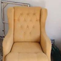 دو عدد مبل تک‌نفره نفره از برند مبلیران چوب راش