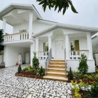 ویلاباغ نیم پیلوت قیمتکل درج شده،نماسفیدشهرک قدیمی