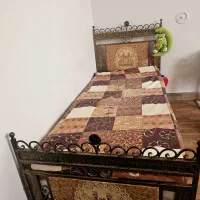 تخت یک نفره