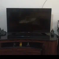 دو عدد میز تلویزیون در حد نو نو