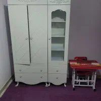 کمد و ویترین و میز تحریر