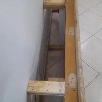 تخت چوبی