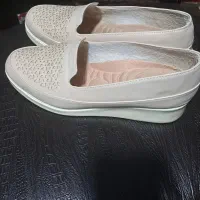 کفش طبی کرمی سایز۴۰
