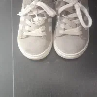 کتونی بچگانه