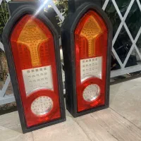 یک جفت چراغ خطر ماشین سنگین