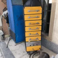 لوازم فست فود ولباس فروشی