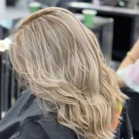 نیازمند ناخنکارورنگارحرفه ای