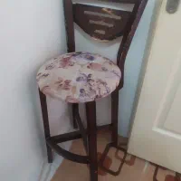 قاب با قهوه .صندلی چوبی