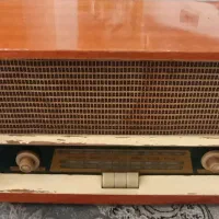 رادیو چوبی قدیمی