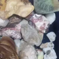 تعدادی سنگ آنو اع اقسام خوشکل